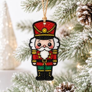 Nussknacker-Weihnachtsbaumschmuck, festliche Weihnachtsdekoration, einzigartige Acryl-Baumdekoration, saisonale Geschenkidee