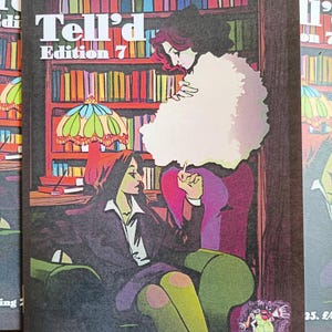 Op de afbeelding: Een magazine cover met de titel "Tell'd Edition 7". De illustratie toont twee figuren in een bibliotheek, met een boekenplank op de achtergrond. De tekst "Spring 2025" is ook zichtbaar.