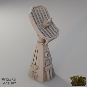 Op de afbeelding: Een lichtbeige 3D-geprint model van een satellietschotel. De schotel is gemonteerd op een geometrische basis met mechanische details, waaronder een cirkelvormige ventilator en rechthoekige poorten. Het model heeft de logo's "TXARLI FACTORY" en "SEDR PRINTS".