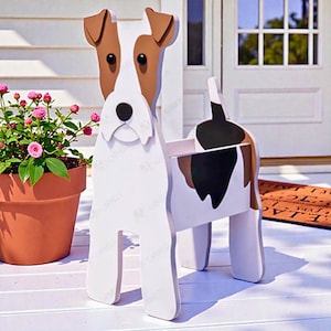 以下が含まれることがあります： 黒い持ち手と「But First, Coffee」の文字が入った白いセラミックマグカップ。マグカップには濃い液体、おそらくコーヒーが入っており、明るい色の表面に置かれています。