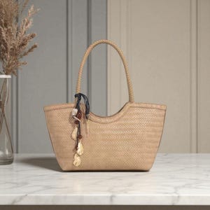 Luxury PU Leather Tote Bag for Women, Designer Shoulder Handbag with Inner Pocket, Elegant Underarm Purse for Daily Use