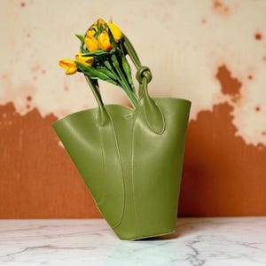 Minimalist Bucket Bag for Women, Artistic PU Leather Shoulder Handbag, Stylish Crossbody Purse for Daily Use and Outings