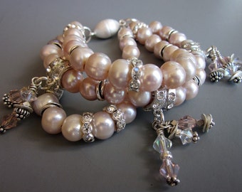 Brazalete Multi Strand Perla, joyería nupcial, pulsera de la perla, rosa novia pulsera Perla mujer