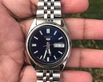 Automatic Seiko 5 Blue Dial Men's Wrist Watch Japan Made Rare Vintage