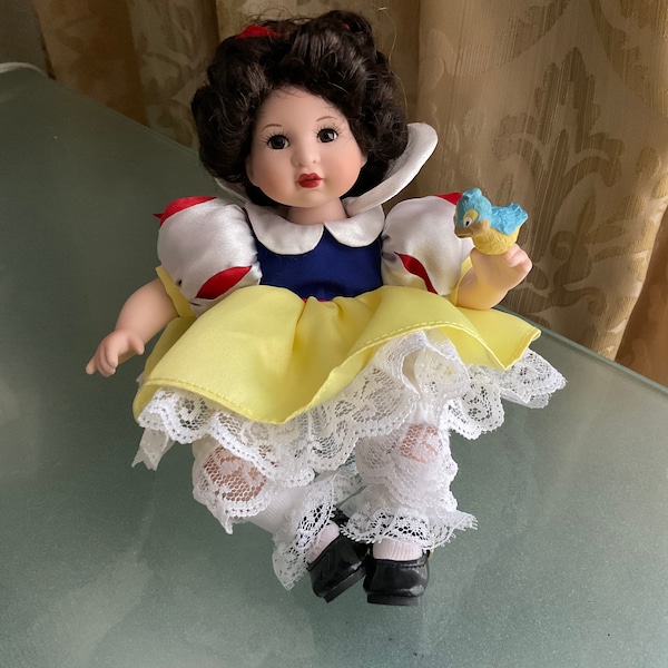 Vintage Doll by Marie Osmond Disney Princess   , Snow White