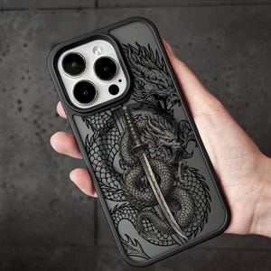 Black Dragon iPhone 16 Pro Max Hülle, Katana Sword Handyhülle für iPhone 15 mit MagSafe, japanischer Mythos iPhone 16 Pro Max Hülle Samsung S24 FE S25