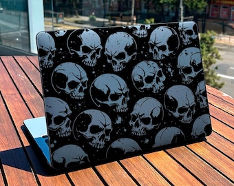 Etui Black Skulls na MacBooka Air 13" A2337 M1 M2, twarda okładka Dark Horror na MacBooka Pro 13 M3 M4 A2251, etui Black Skulls na MacBooka 15 16,2" A2485