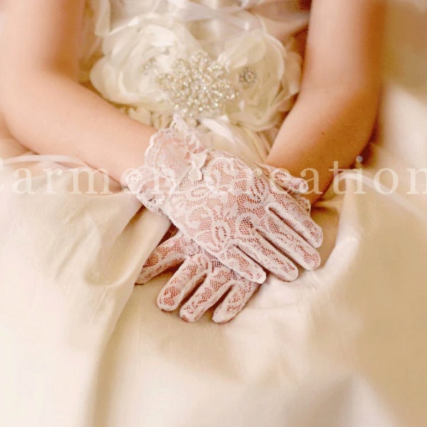 First Communion Lace Gloves, Flower Girl, Tea Party, Kids Gloves, Children's Lace Gloves for Wedding, Easter and Dance Recitals