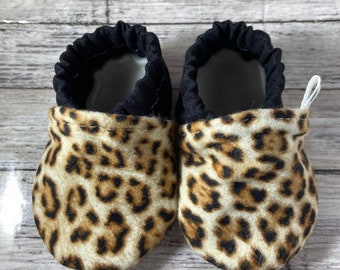 Flannel Leopard Baby Shoes, Baby Slippers, Baby Moccs, Crib Shoes