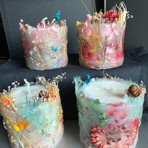 Candela di soia e palma con fiori secchi misti e olio essenziale (vaniglia e legno di cedro) fiamma principale con riso, carta di ortensia, margherita, respiro del bambino (