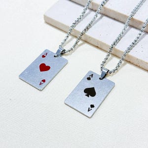 Collier à pendentif poker personnalisé - As de pique ou de coeur - Cadeau personnalisé en acier inoxydable gravé pour lui ou pour elle - Bijoux Vegas
