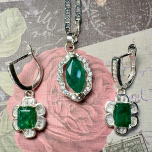 Opulentes Swat Valley Smaragd Sterlingsilber Set - Halskette & Ohrringe