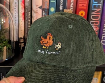 Stardew Valley GEBORDUURDE muts | Letterlijk het perfecte cadeau | Premium uniseks pet | Busy Farmin' met schattige kippen | Uniek cadeau