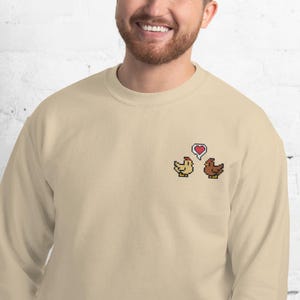Sluta leta, du hittade precis den perfekta presenten <3 | Mjuk BRODERAD Stardew Valley Crew Neck | Premium Gamer Merch Sweatshirt | Unisextröja