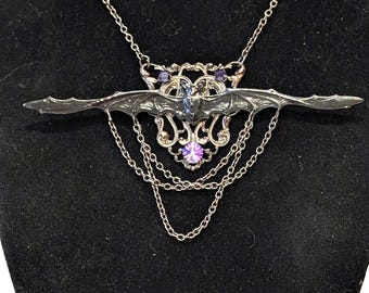 Collana gotica con pipistrello: stile vittoriano, cristallo viola, ciondolo vampiro nero