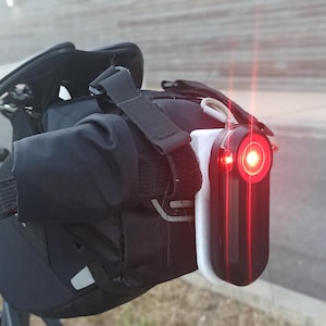 Garmin Varia Saddle Mount – Compatible with Light & Saddle Bag Straps
