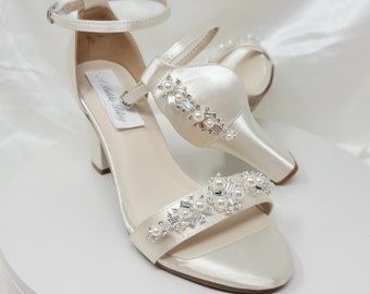 Sandalias de novia color marfil con tacones de bloque y diseño de perlas y diamantes de imitación Zapatos de novia color marfil Zapatos de boda color marfil - MÁS DE 100 COLORES tacones gruesos color marfil
