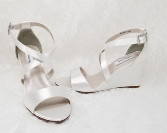 36 Wedge Wedding Shoes To Walk On Cloud Wedding Forward Bride Shoes Wedge Wedding Shoes Converse Wedding Shoes