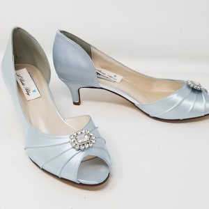 baby blue kitten heel shoes