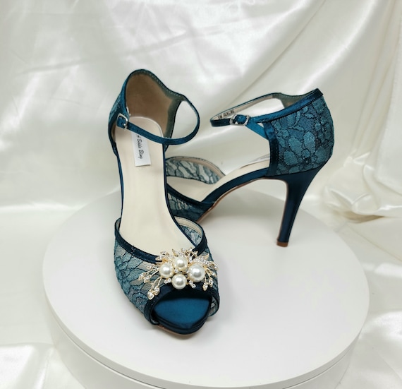 Badgley Mischka Women's Gorgeous Dress Pump | Teal wedding shoes, Comfy wedding  shoes, Bridesmaid shoes
