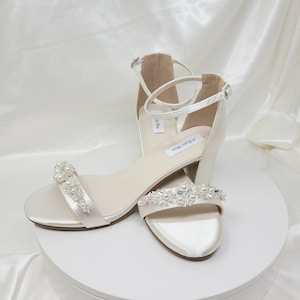 Ivory Bridal Shoes Pearl and Crystal Design Ivory Chunky Heels Ivory Block Heel Wedding Shoes 100 COLORS Ivory Bridal Heels Ivory Sandals