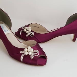 burgundy wedding shoes for bride