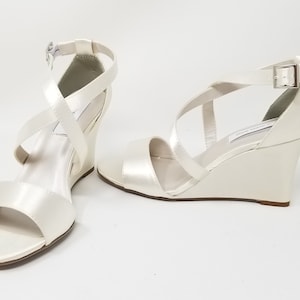 Ivory Wedge Wedding Shoes Ivory Wedge Bridal Sandals Ivory Bridal Sandals Ivory Wedding Sandals Ivory Wedge Dress Shoes 100 COLORS Dyeable