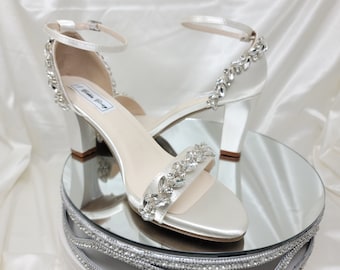 Sandalias de novia color marfil con tacones gruesos y ribete de cristal brillante Zapatos de novia color marfil o zapatos de boda color marfil MÁS DE 100 COLORES Sandalias de novia con tacón de bloque