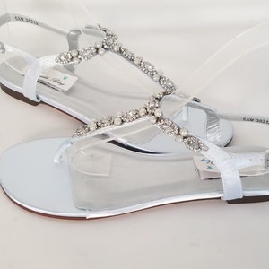 Blaue Hochzeitssandalen Blaue Brautsandalen mit Kristallen und Perlen über 100 Farbauswahl - Brautjungfern-Sandalen