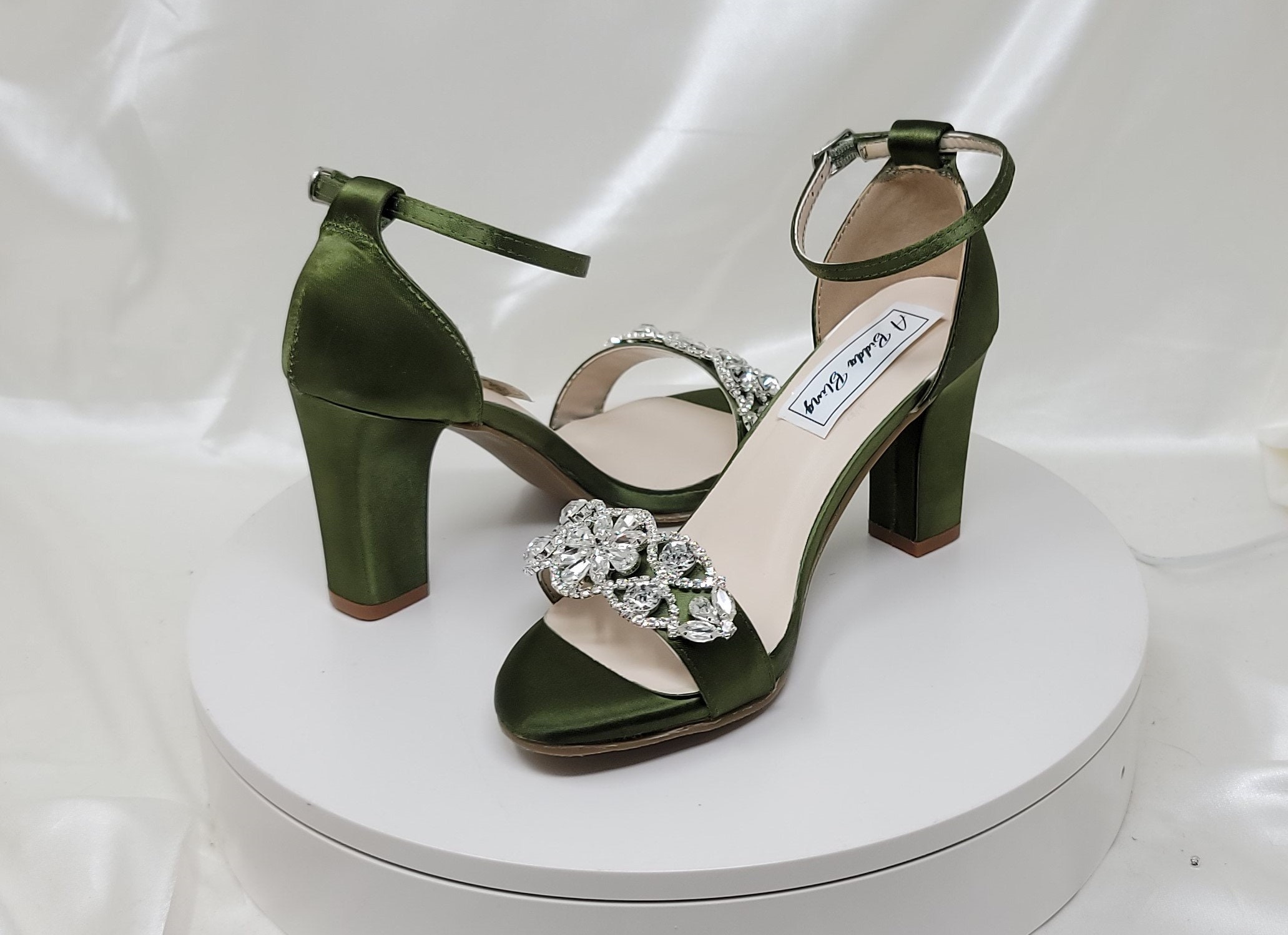 Badgley mischka harbor crystal embellished open toe pump best sale