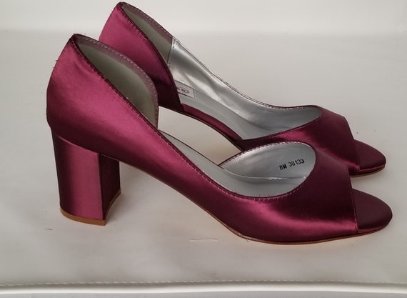 block heel burgundy shoes