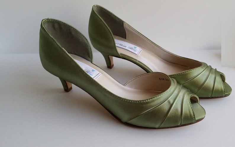 shoes to wear with sage green dress
