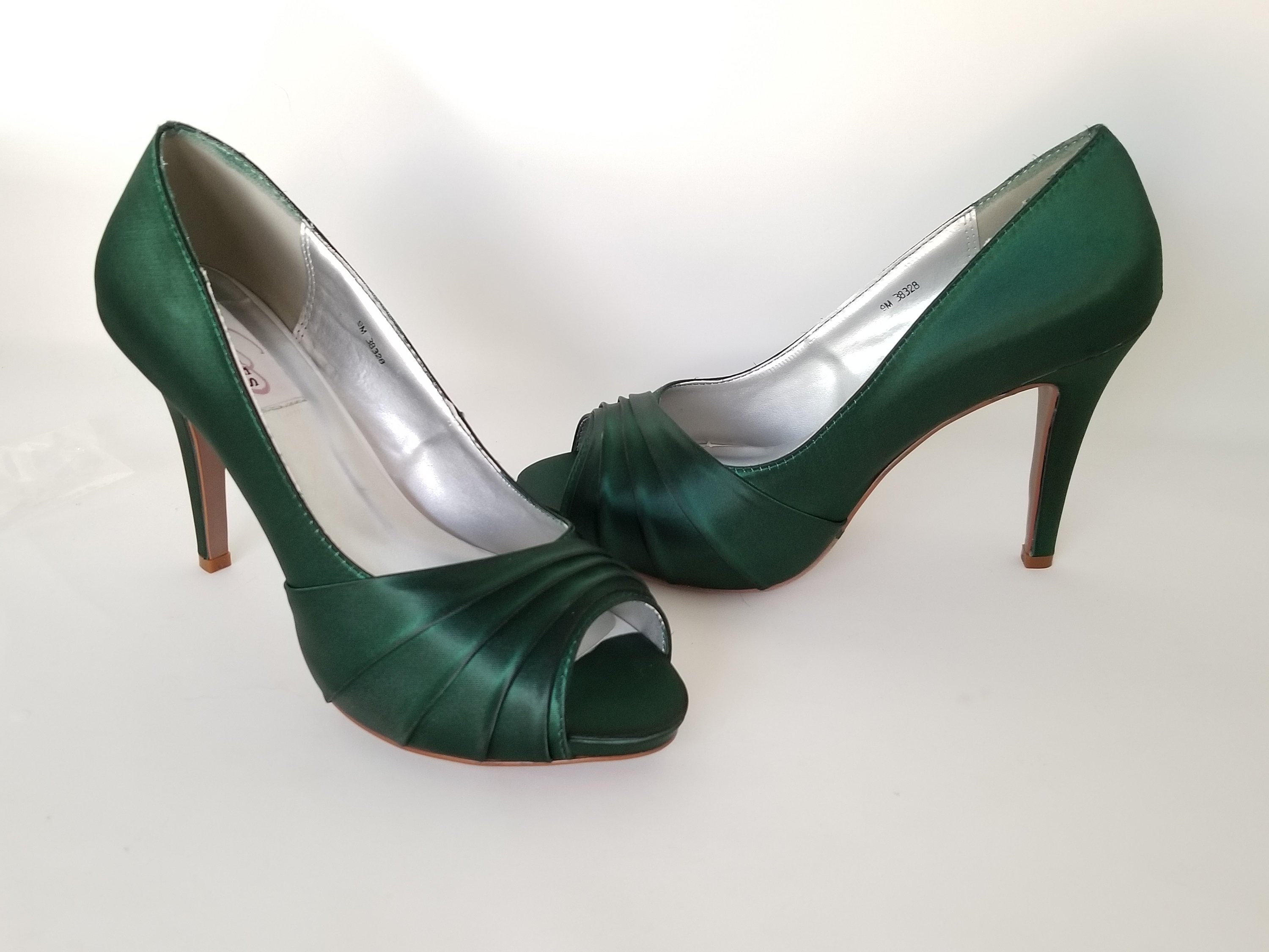Hunter Green Wedding Shoes with Block Heel Crystal Art Deco Design – Custom  Wedding Shoes by A Bidda Bling