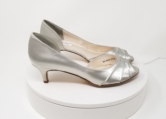 Buy Silver Wedding Shoes Silver Bridal Shoes 100 COLORS Silver Kitten Heels  Silver Bridal Heels Silver Wedding Heels Silver Dress Shoes Online in India  - Etsy