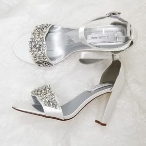 White Block Heel Bridal Shoes with Crystal and Pearl Design White Block Heel Wedding Shoes White Bridal Sandals White Wedding Sandals