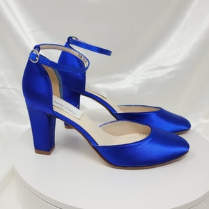 Blauwe blokhakken, meer dan 100 KLEUREN Blauwe bruidssandalen Blauwe bruidsschoenen Blauwe trouwschoenen Koningsblauwe schoenen Blauwe schoenen met gesloten neus