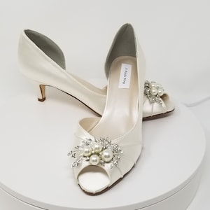 Ivory Wedding Shoes with Pearls and Crystals Ivory Bridal Shoes Ivory Kitten Heels OVER 100 COLORS Ivory Bridal Heels Ivory Wedding Heels