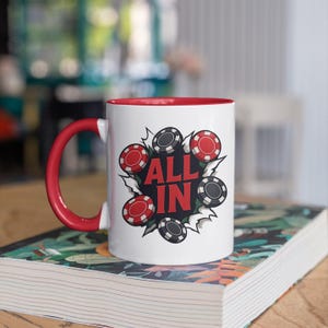 All-in-pokermok: keramische koffiekop in breakout-stijl