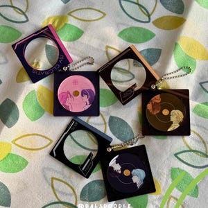 Alien Stage Mizisua Ivantill Hyuluka Spinning CD Charms Mizi Sua Till Ivan Hyuna Luka ALNST Keychains Anime Manga Cute Bag Charms