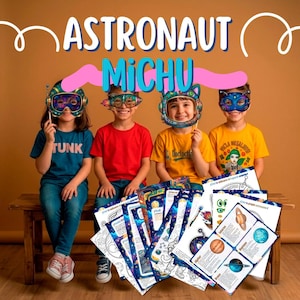 Puede incluir: Cuatro niños con máscaras de astronauta y páginas para colorear. Las máscaras son de varios colores y diseños. Las páginas para colorear presentan ilustraciones temáticas del espacio. El texto "ASTRONAUT MICHU" se muestra encima de los niños.