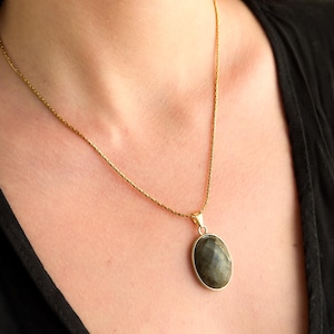 Labradorite Pendant Necklace – 50cm Gold Stainless Steel Chain – Natural Gemstone Jewelry – Hypoallergenic Gift for Her
