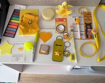 30 item Mystery Bundles