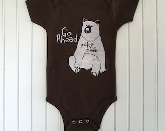 De beer organische Onesie porren