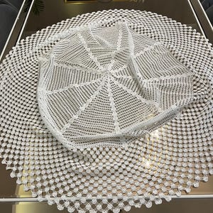 1970s Round crochet Tablecloth, 120 cm handmade cotton lace doily