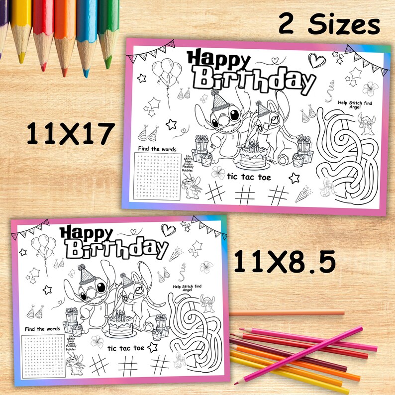 Puede incluir: Dos manteles individuales para colorear con el tema "Feliz Cumplea&ntilde;os", con personajes de dibujos animados, una tarta y laberintos. Un mantel mide 28x43 cm, el otro 28x22 cm. Se ven l&aacute;pices de colores.