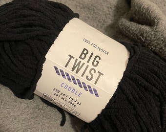 Big twist Cuddle  Yarn premium acrylic yarn in color  Black 6 super bulky weight yarn no pet smoke home 220 yards