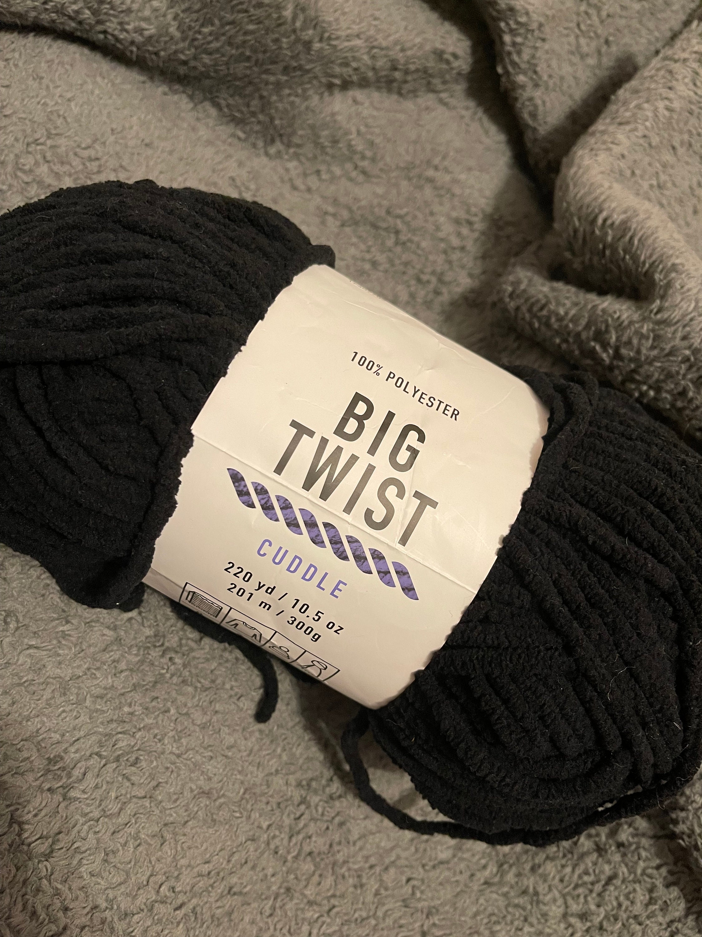 Big Twist Cuddle Yarn Premium Acrylic Yarn in Color Black 6 Super Bulky Weight Yarn No Pet Smoke Home 220 Yards Etsy