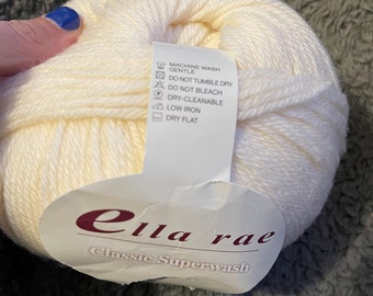 Yarn Ella Rae Classic Superwash  219 Yards, US Needle 7 Color 01