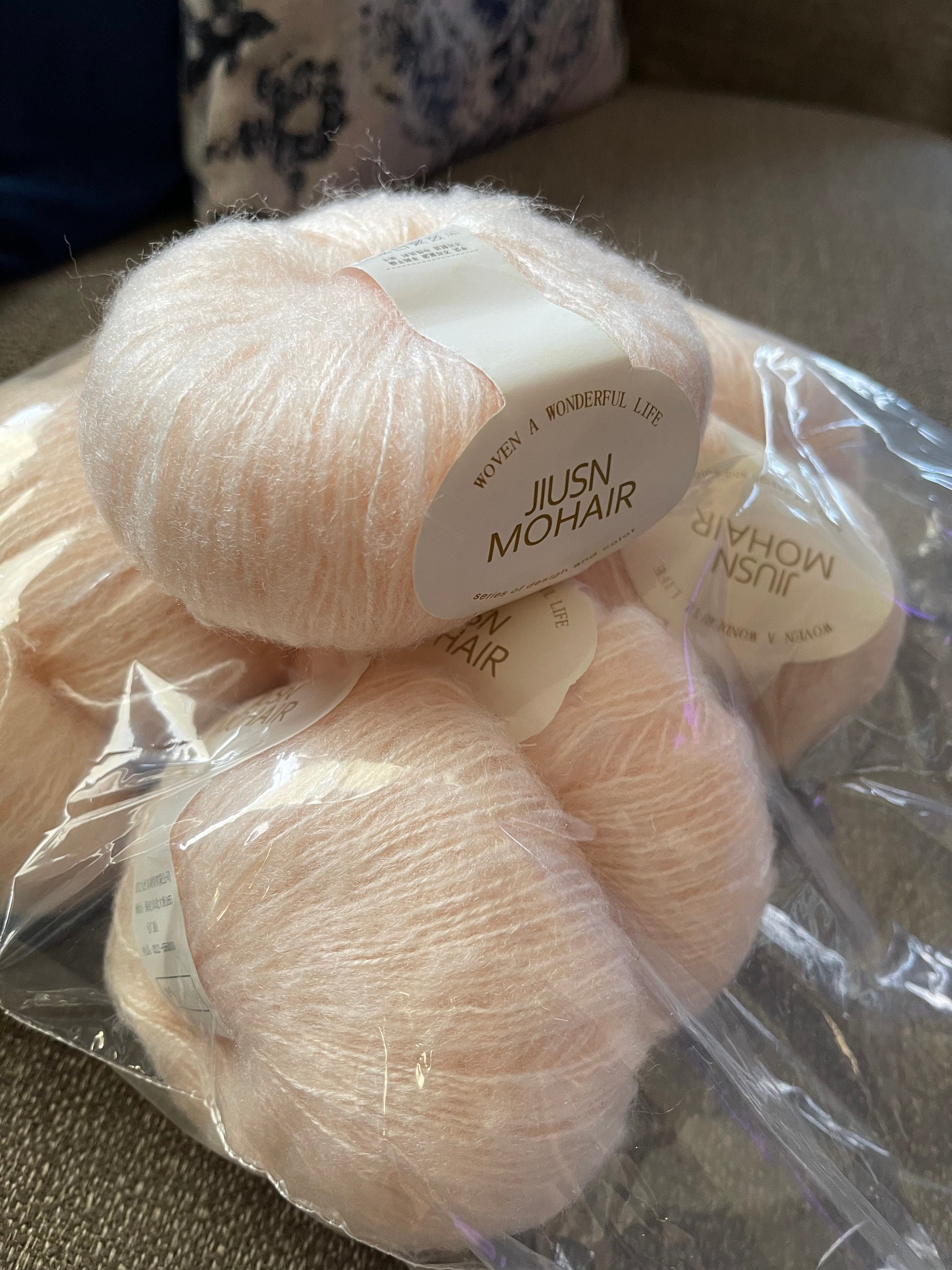 美品 NEZU YOHINTEN Mohair Shaggy AsianCoat Mohair-yarn- Jiusn Mohair- 95 Acrylic 5 Wool. 80 M Length per