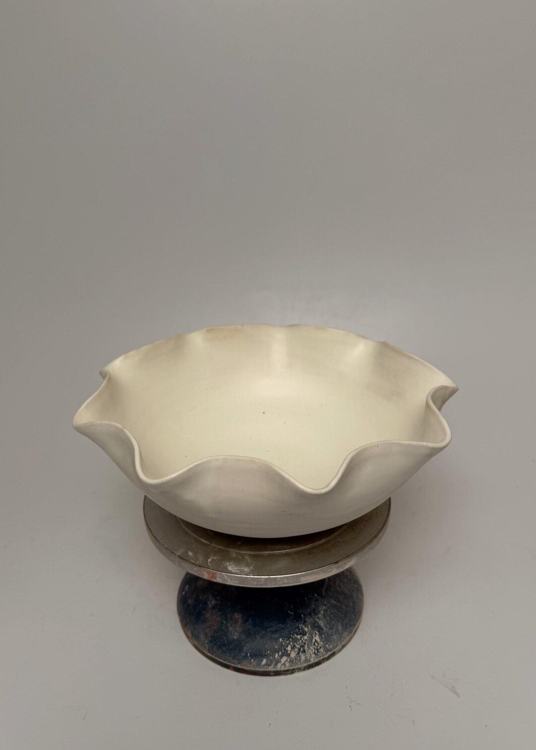 Wave Rim Bowl Wavy Rim Bowl in Satin Ivory - Etsy